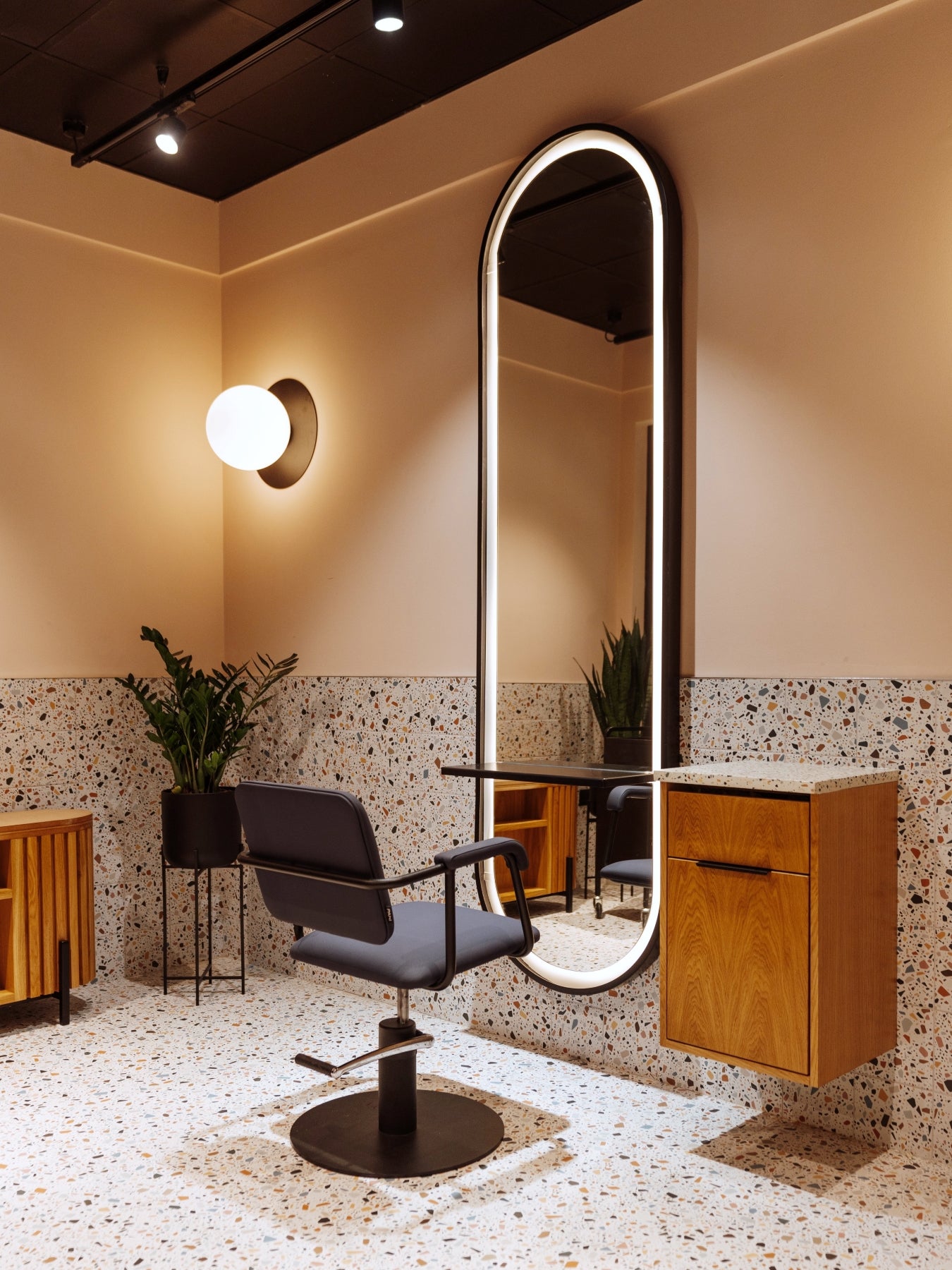 Collinge & Co Castle Street private room hairdressing mirror